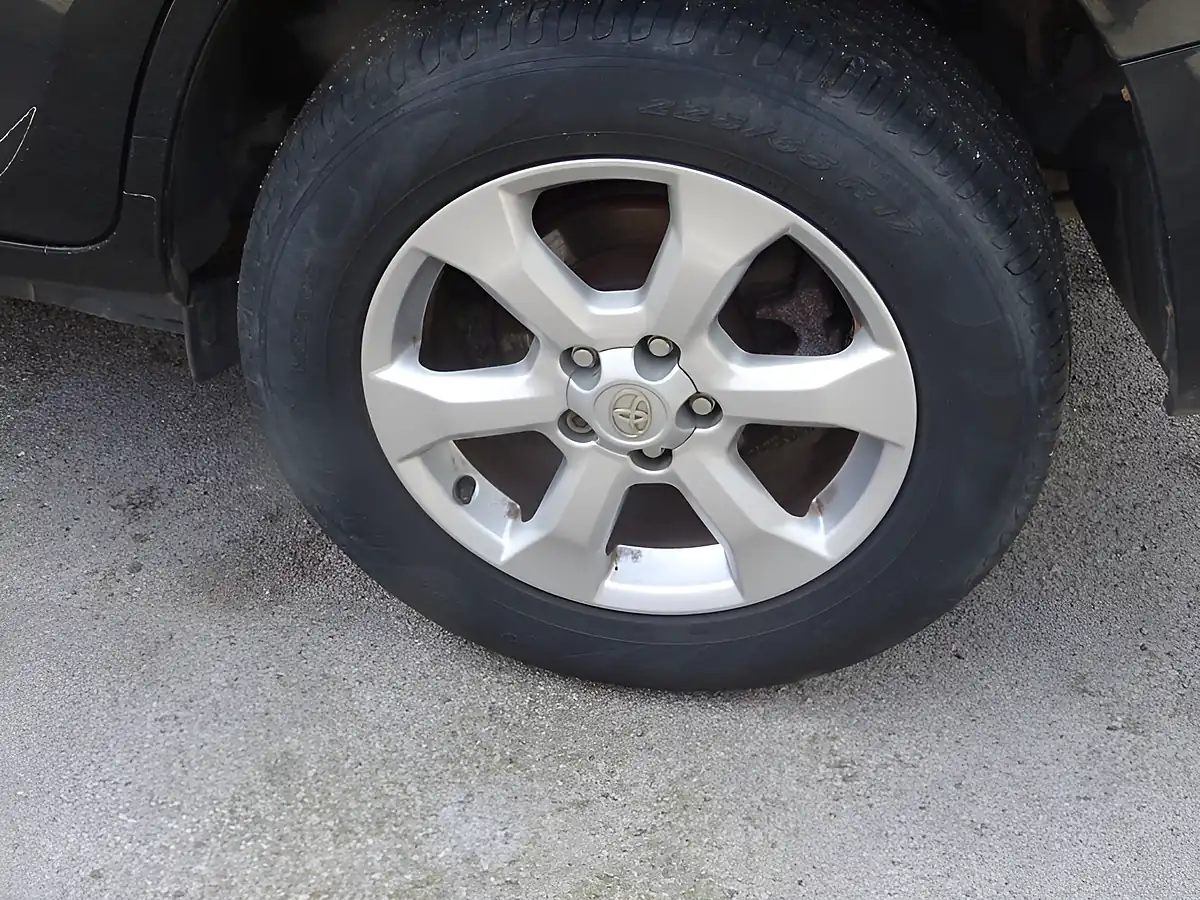 Used 2011 Toyota Rav4 Xt-R Black - Interior and Exterior details 11