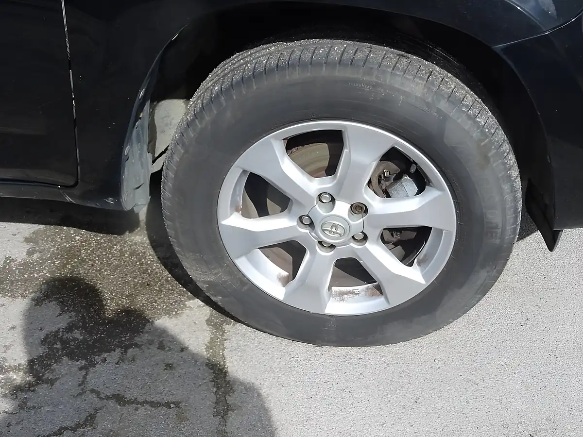 Used 2011 Toyota Rav4 Xt-R Black - Interior and Exterior details 9