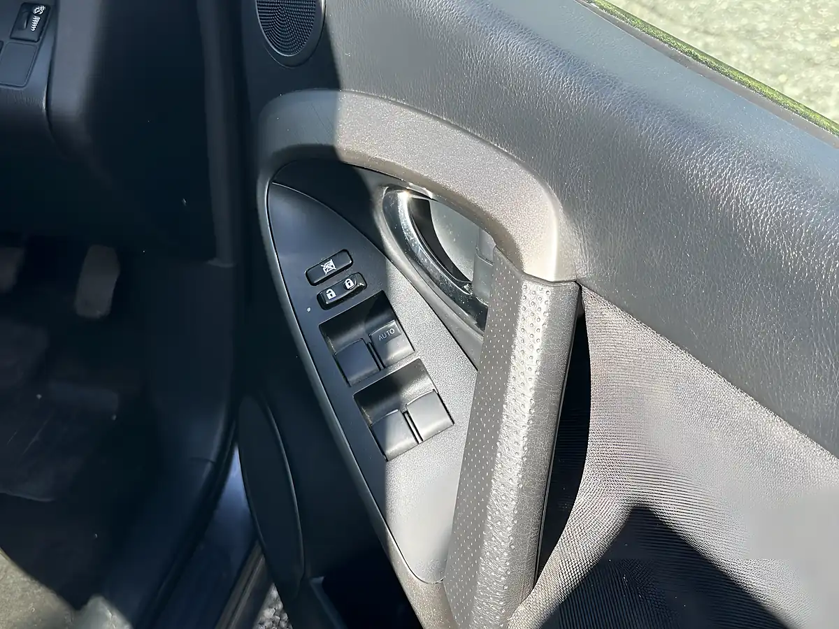 Used 2011 Toyota RAV4 Xt-R Grey - Interior and Exterior details 14