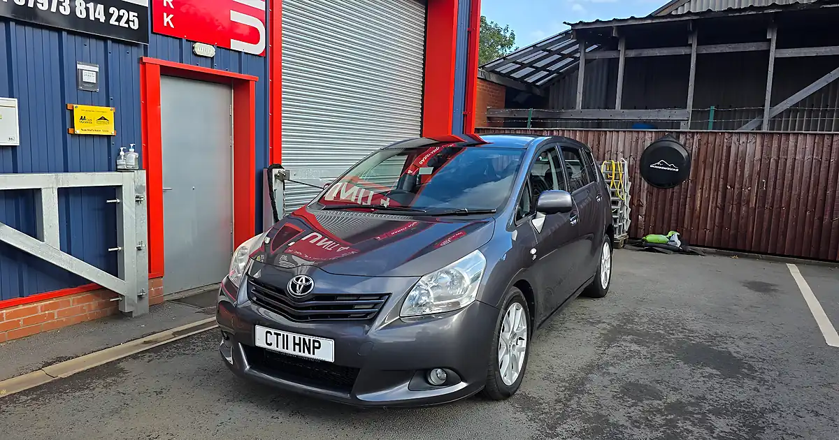 Used 2011 Toyota Verso Tr Grey - Front View