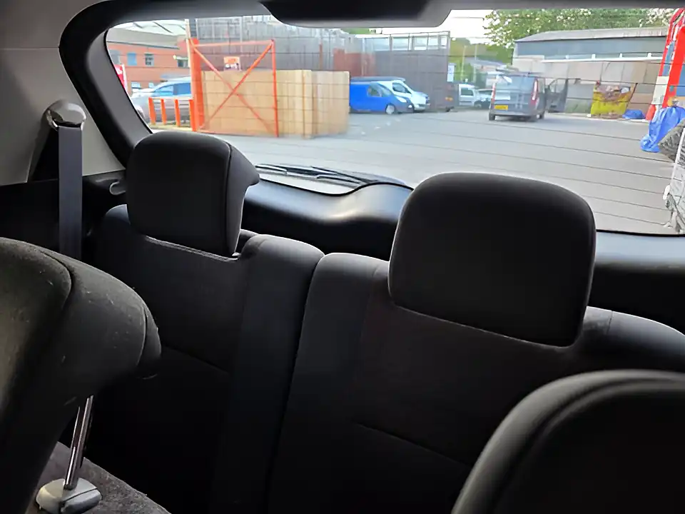 Used 2011 Toyota Verso Tr Grey - Interior and Exterior details 14