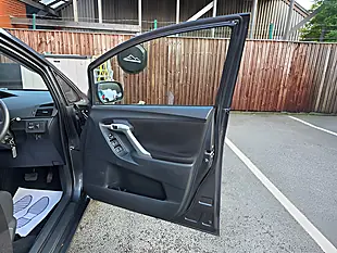 Used 2011 Toyota Verso Tr Grey - Interior and Exterior details 15