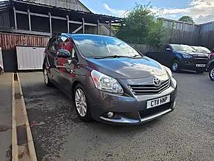 Used 2011 Toyota Verso Tr Grey - Interior and Exterior details 3