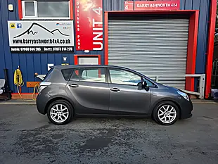 Used 2011 Toyota Verso Tr Grey - Interior and Exterior details 4