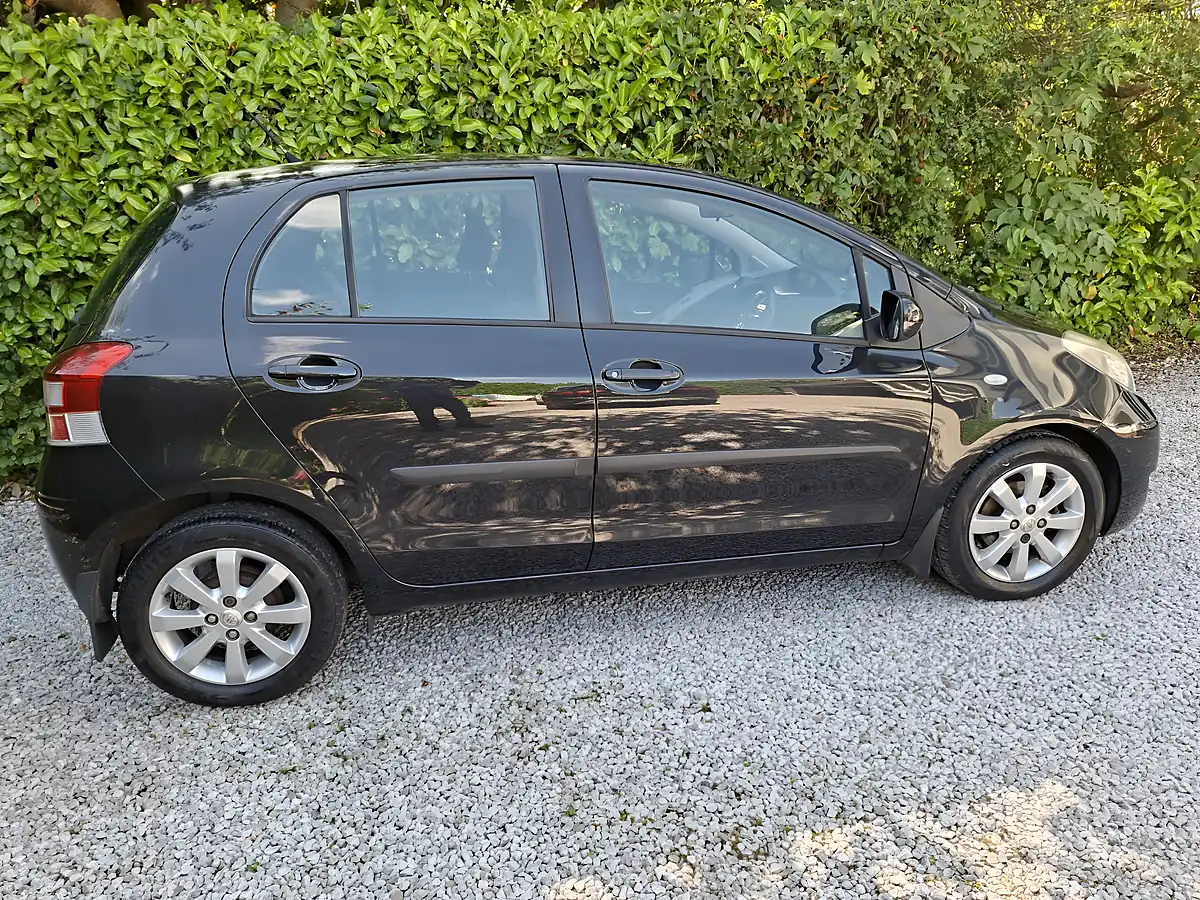 Used 2011 Toyota Yaris T Spirit Black - Interior and Exterior details 5