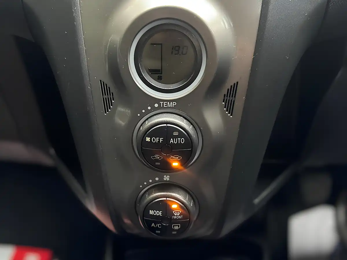 Used 2011 Toyota Yaris T Spirit Black - Interior and Exterior details 18