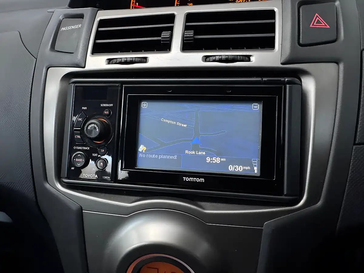 Used 2011 Toyota Yaris T Spirit Island Blue - Interior and Exterior details 12
