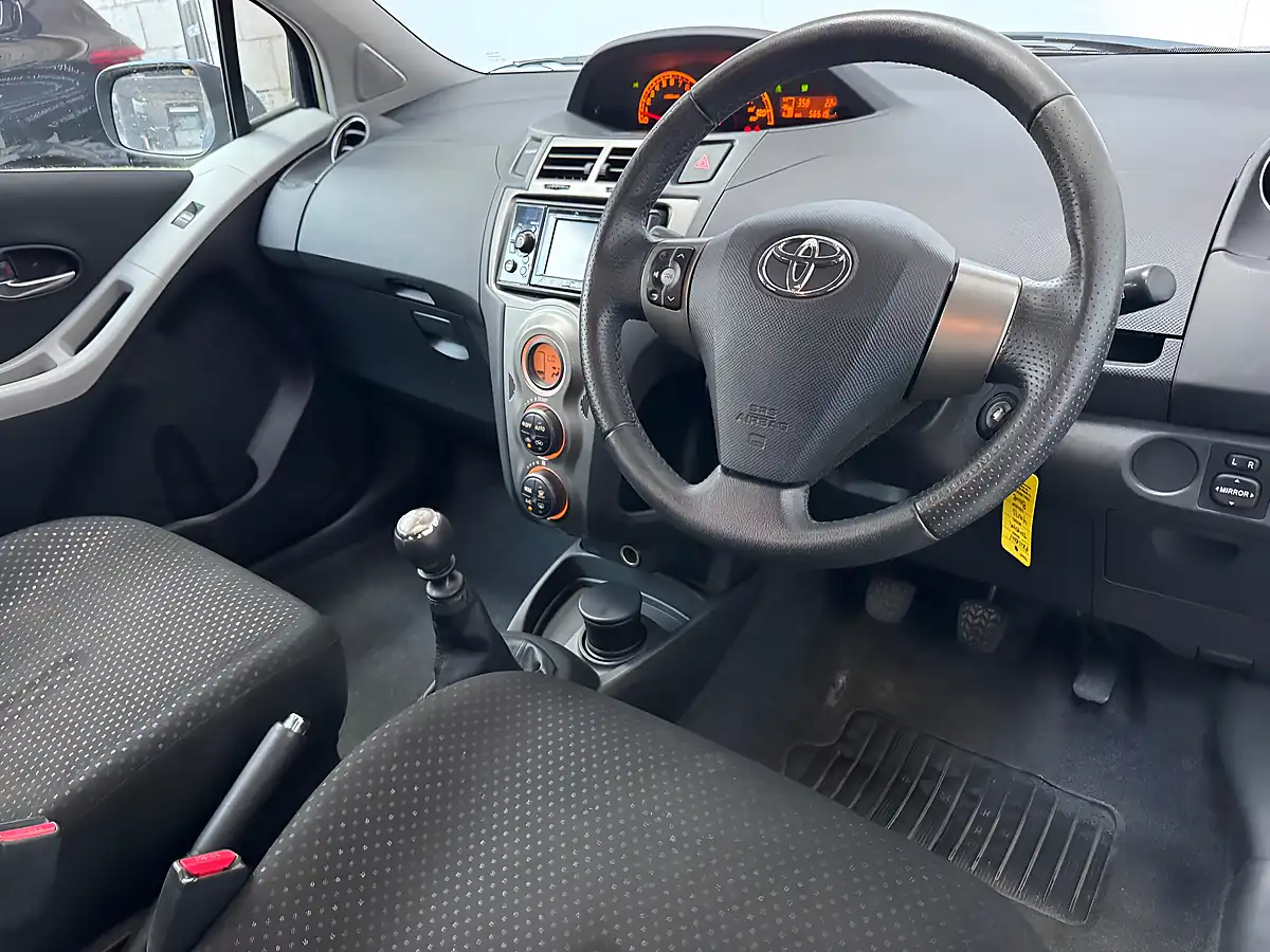 Used 2011 Toyota Yaris T Spirit Island Blue - Interior and Exterior details 3