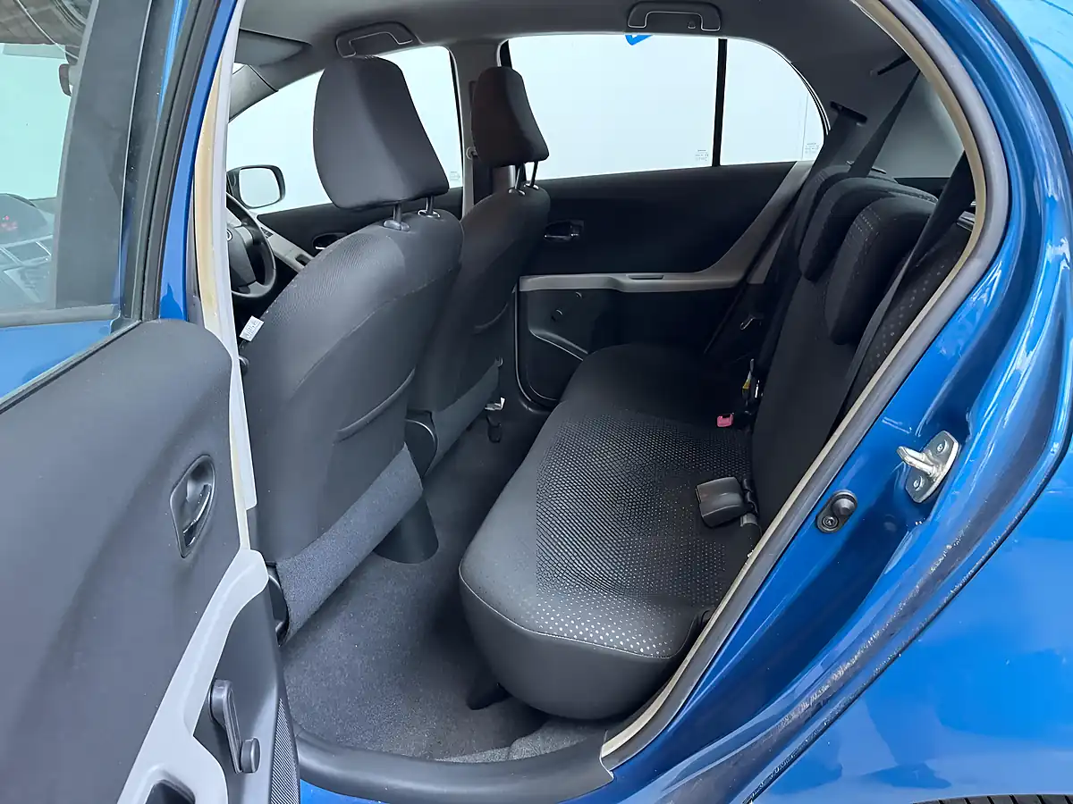 Used 2011 Toyota Yaris T Spirit Island Blue - Interior and Exterior details 9