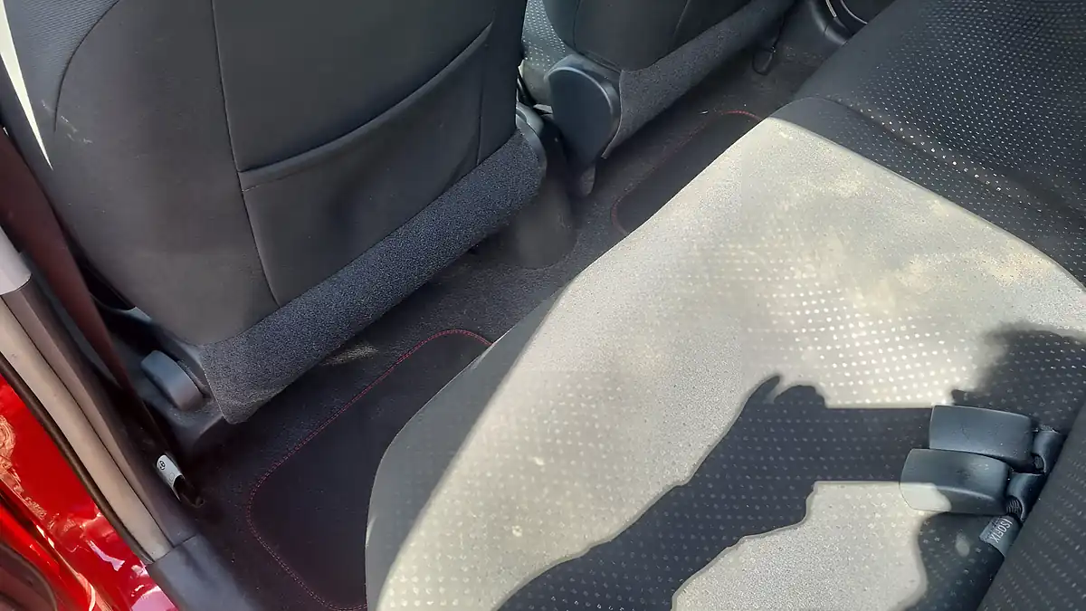Used 2011 Toyota Yaris T Spirit Nav Red - Interior and Exterior details 17