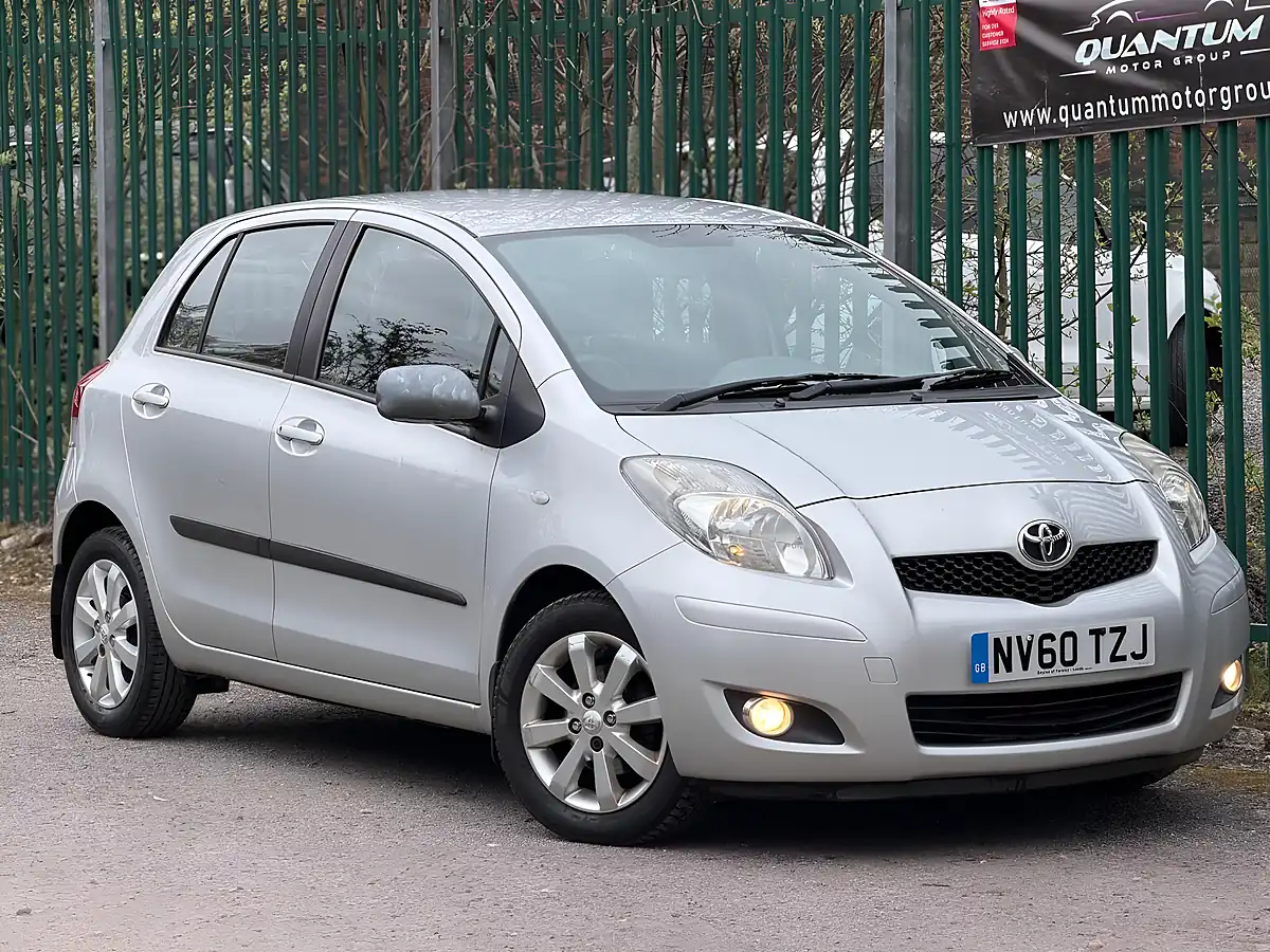 Used 2011 Toyota Yaris T Spirit Silver - Front View