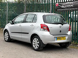 Used 2011 Toyota Yaris T Spirit Silver - Interior and Exterior details 13