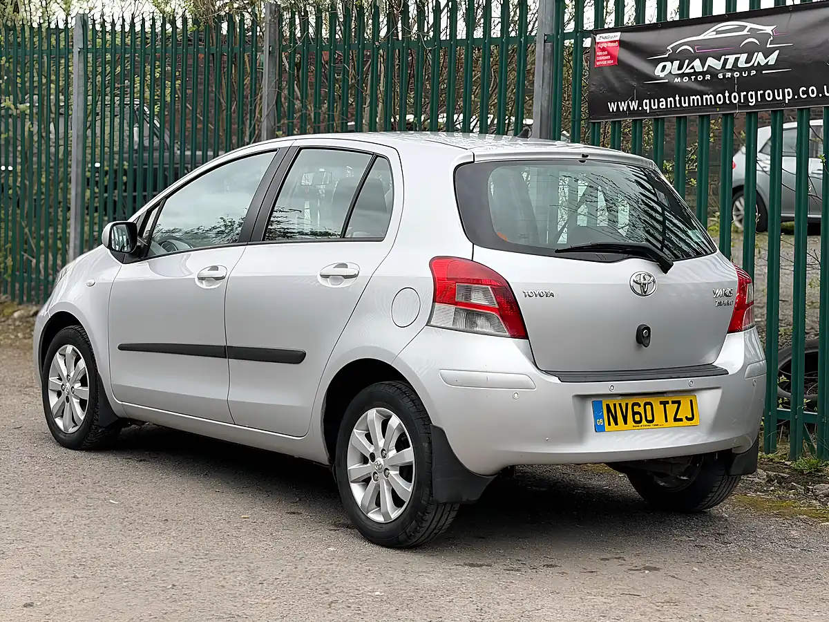 Used 2011 Toyota Yaris T Spirit Silver - Interior and Exterior details 13