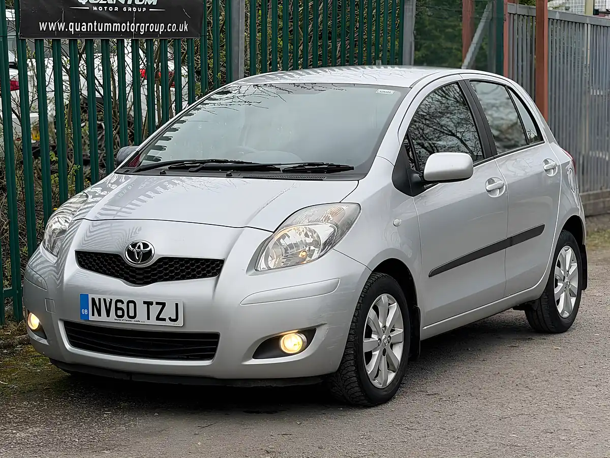 Used 2011 Toyota Yaris T Spirit Silver - Interior and Exterior details 14