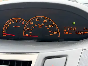 Used 2011 Toyota Yaris T Spirit Silver - Interior and Exterior details 15