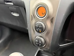 Used 2011 Toyota Yaris T Spirit Silver - Interior and Exterior details 17
