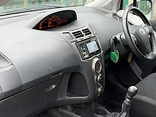 Used 2011 Toyota Yaris T Spirit Silver - Interior and Exterior details 19