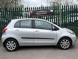 Used 2011 Toyota Yaris T Spirit Silver - Interior and Exterior details 6