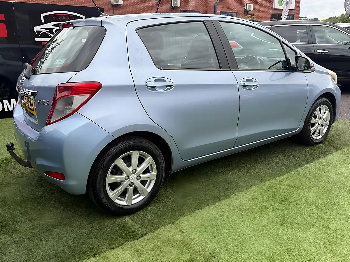 Used 2011 Toyota Yaris Tr Blue - Interior and Exterior details 11