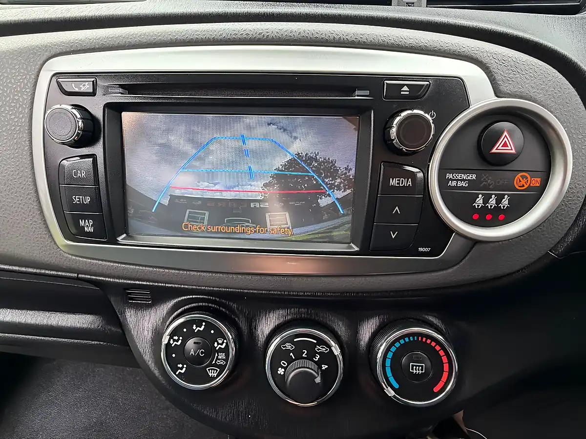 Used 2011 Toyota Yaris Tr Blue - Interior and Exterior details 12