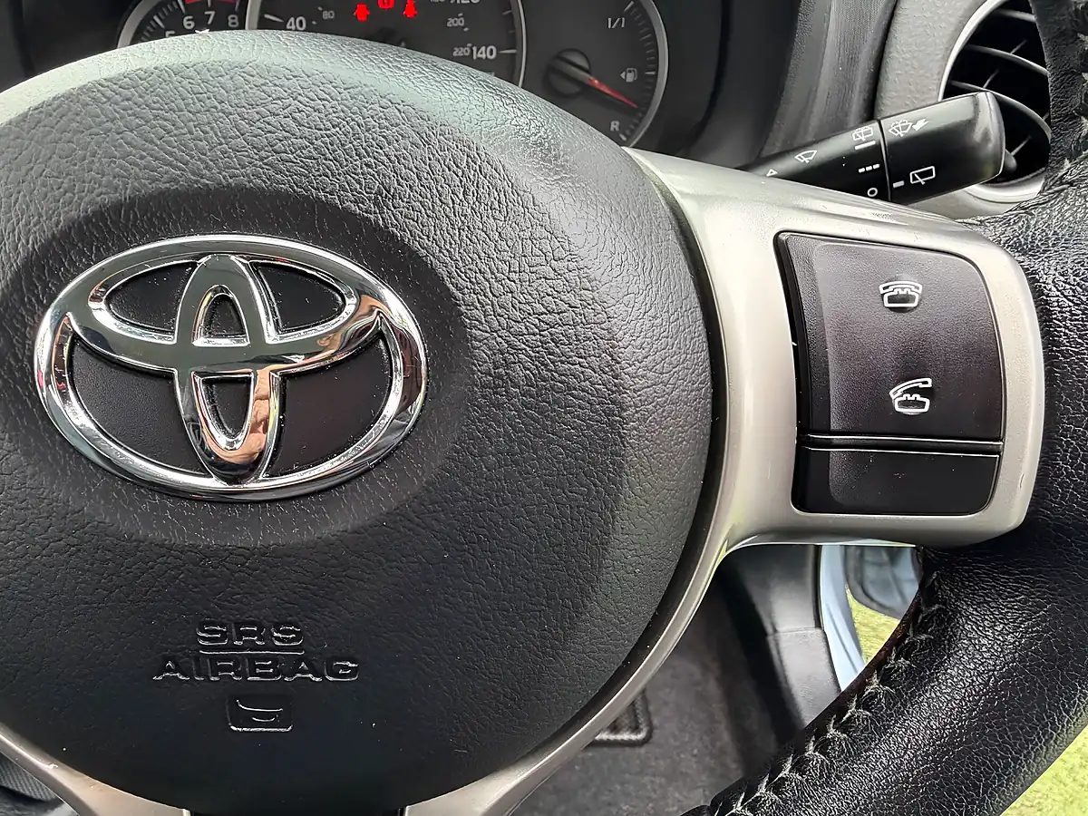 Used 2011 Toyota Yaris Tr Blue - Interior and Exterior details 13