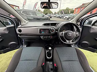 Used 2011 Toyota Yaris Tr Blue - Interior and Exterior details 16