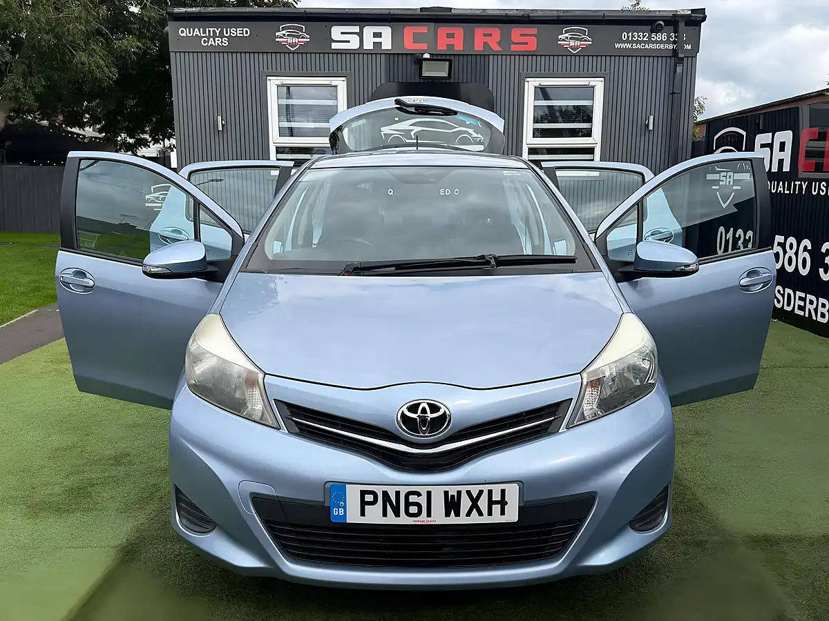 Used 2011 Toyota Yaris Tr Blue - Interior and Exterior details 18