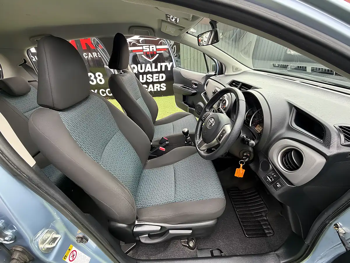 Used 2011 Toyota Yaris Tr Blue - Interior and Exterior details 4