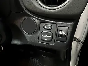 Used 2011 Toyota Yaris Tr White - Interior and Exterior details 13