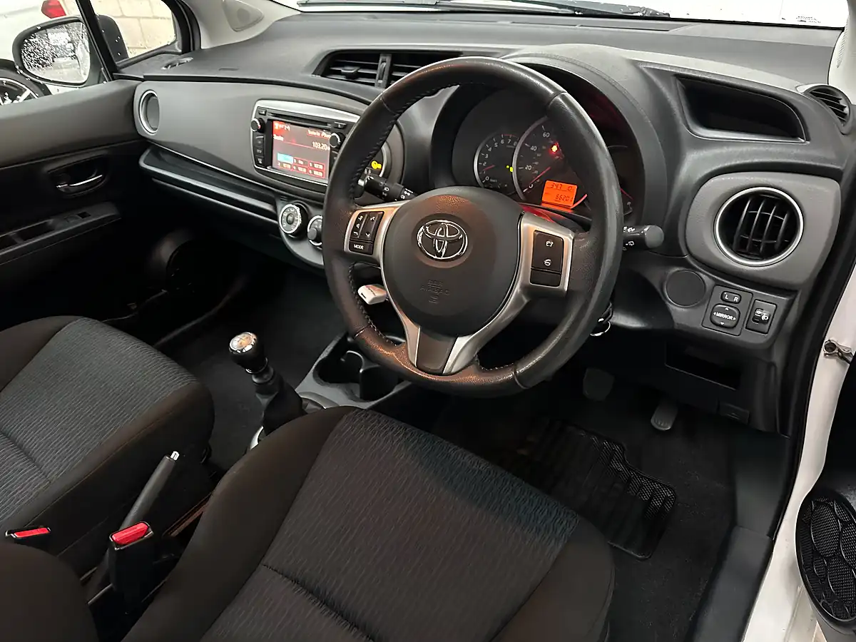 Used 2011 Toyota Yaris Tr White - Interior and Exterior details 3