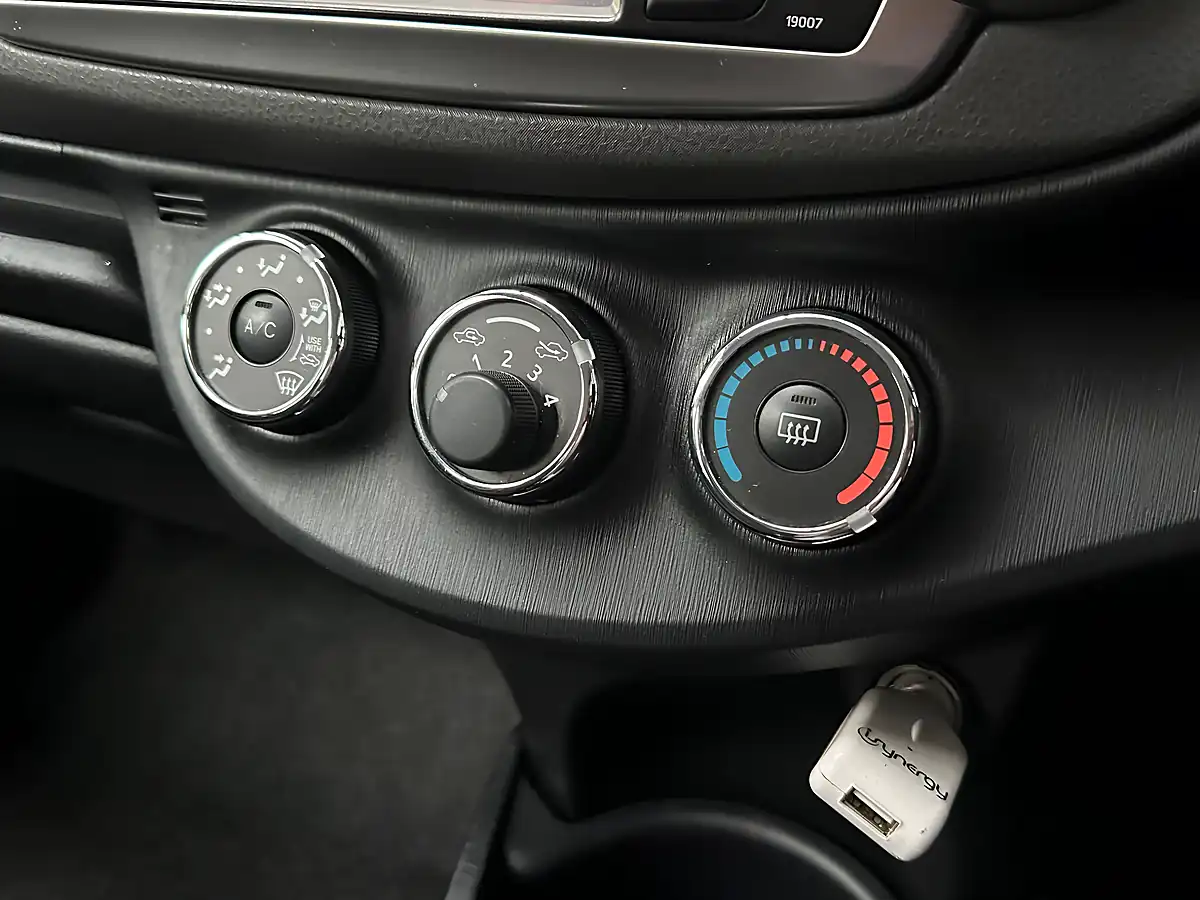 Used 2011 Toyota Yaris Tr White - Interior and Exterior details 9