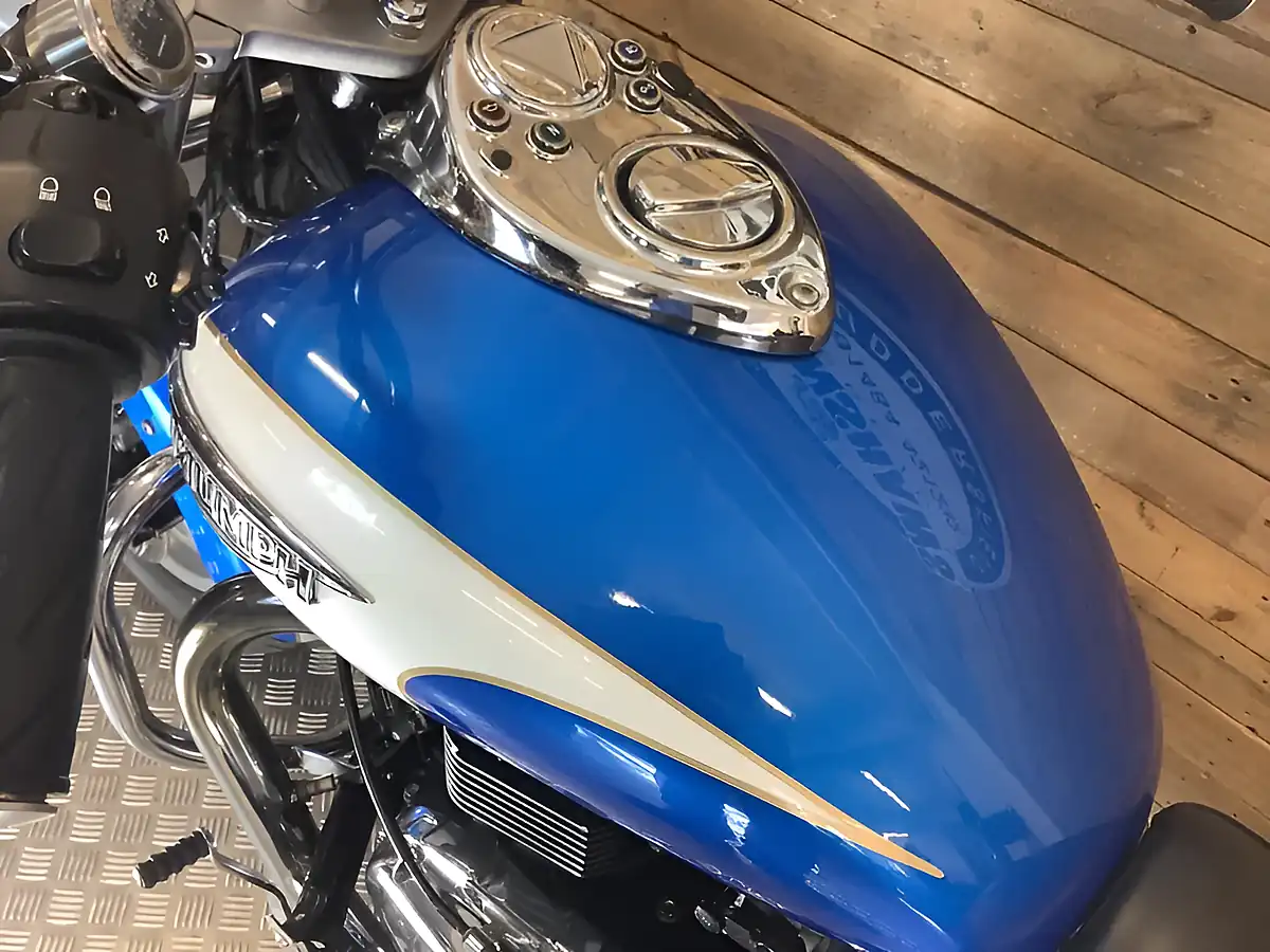 Used 2011 Triumph Bonneville Blue - Interior and Exterior details 10