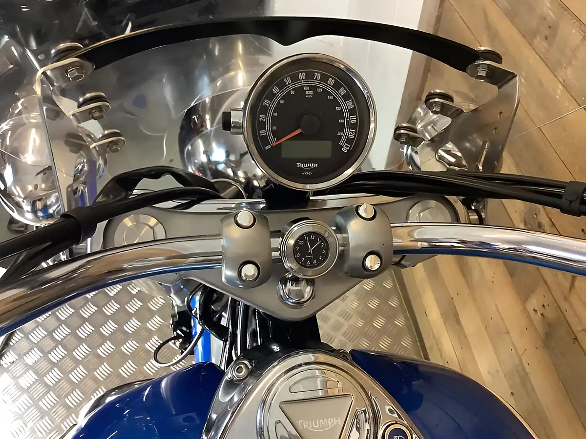 Used 2011 Triumph Bonneville Blue - Interior and Exterior details 12