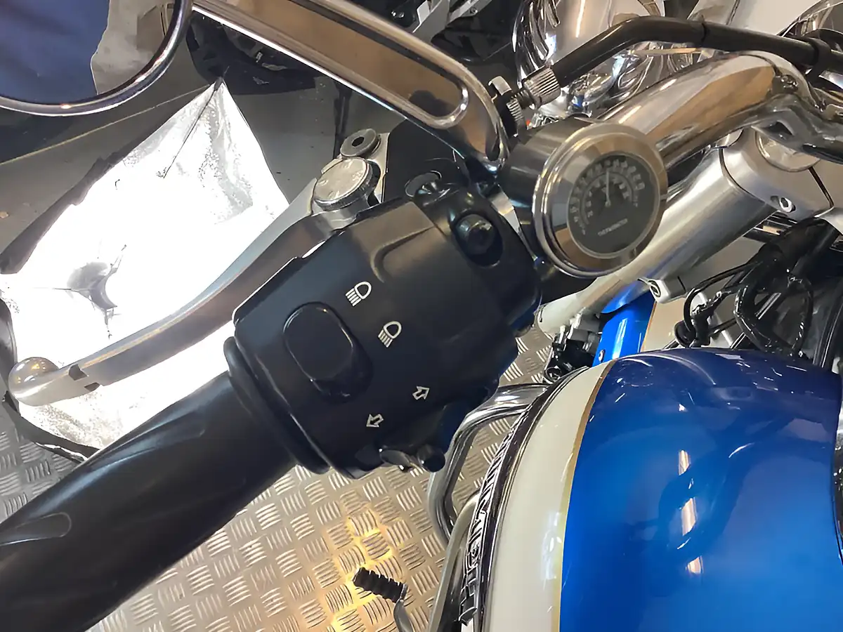 Used 2011 Triumph Bonneville Blue - Interior and Exterior details 13