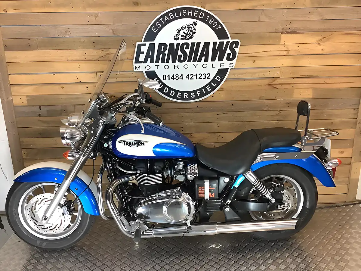 Used 2011 Triumph Bonneville Blue - Interior and Exterior details 2