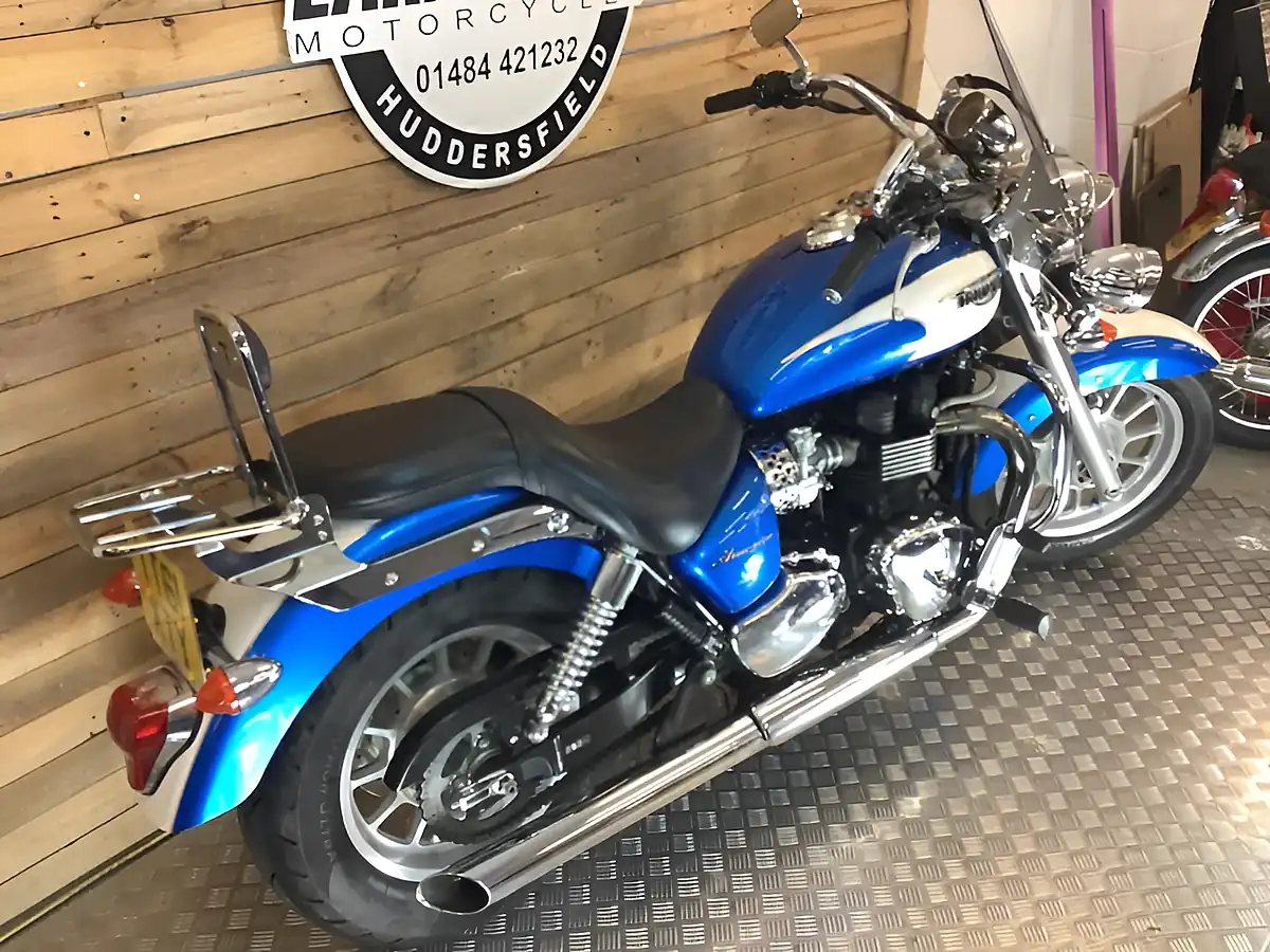 Used 2011 Triumph Bonneville Blue - Interior and Exterior details 4