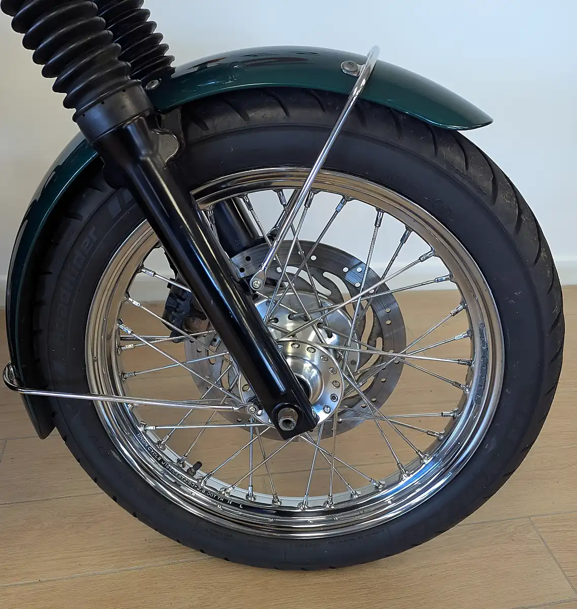 Used 2011 Triumph Bonneville T100 Green - Interior and Exterior details 14
