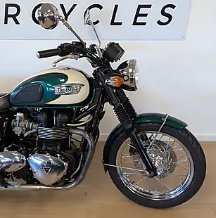 Used 2011 Triumph Bonneville T100 Green - Interior and Exterior details 18