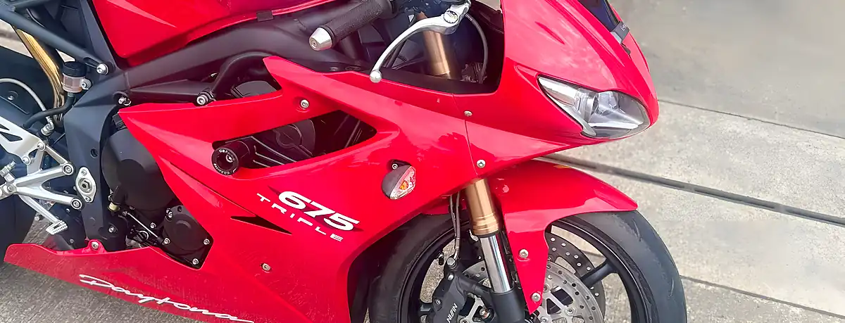 Used 2011 Triumph Daytona Diablo Red - Interior and Exterior details 12