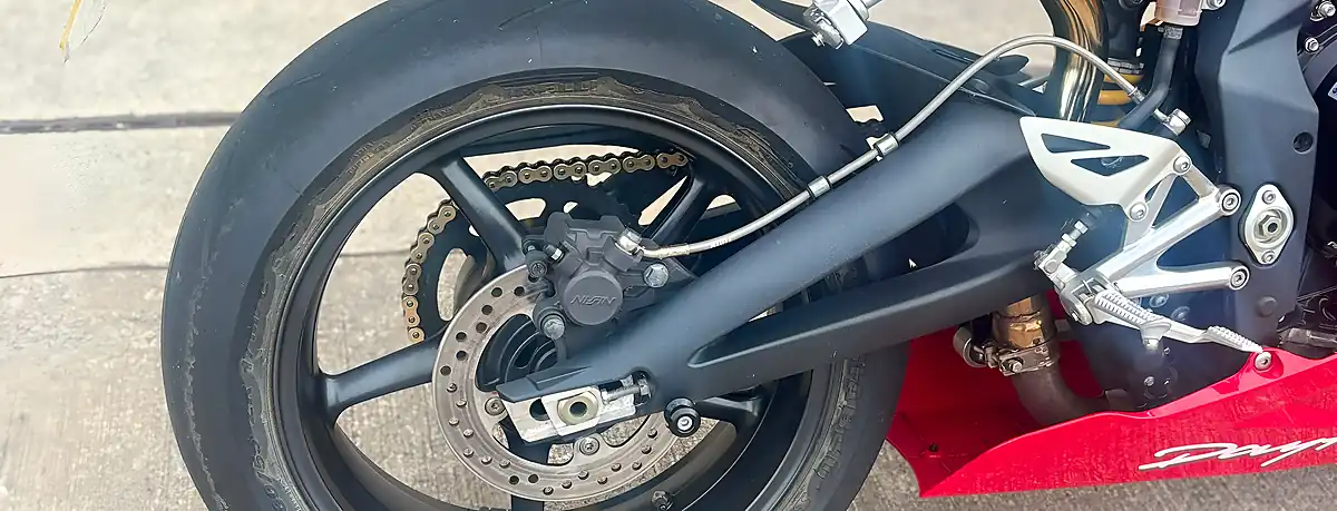 Used 2011 Triumph Daytona Diablo Red - Interior and Exterior details 5