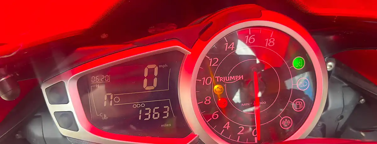 Used 2011 Triumph Daytona Diablo Red - Interior and Exterior details 6