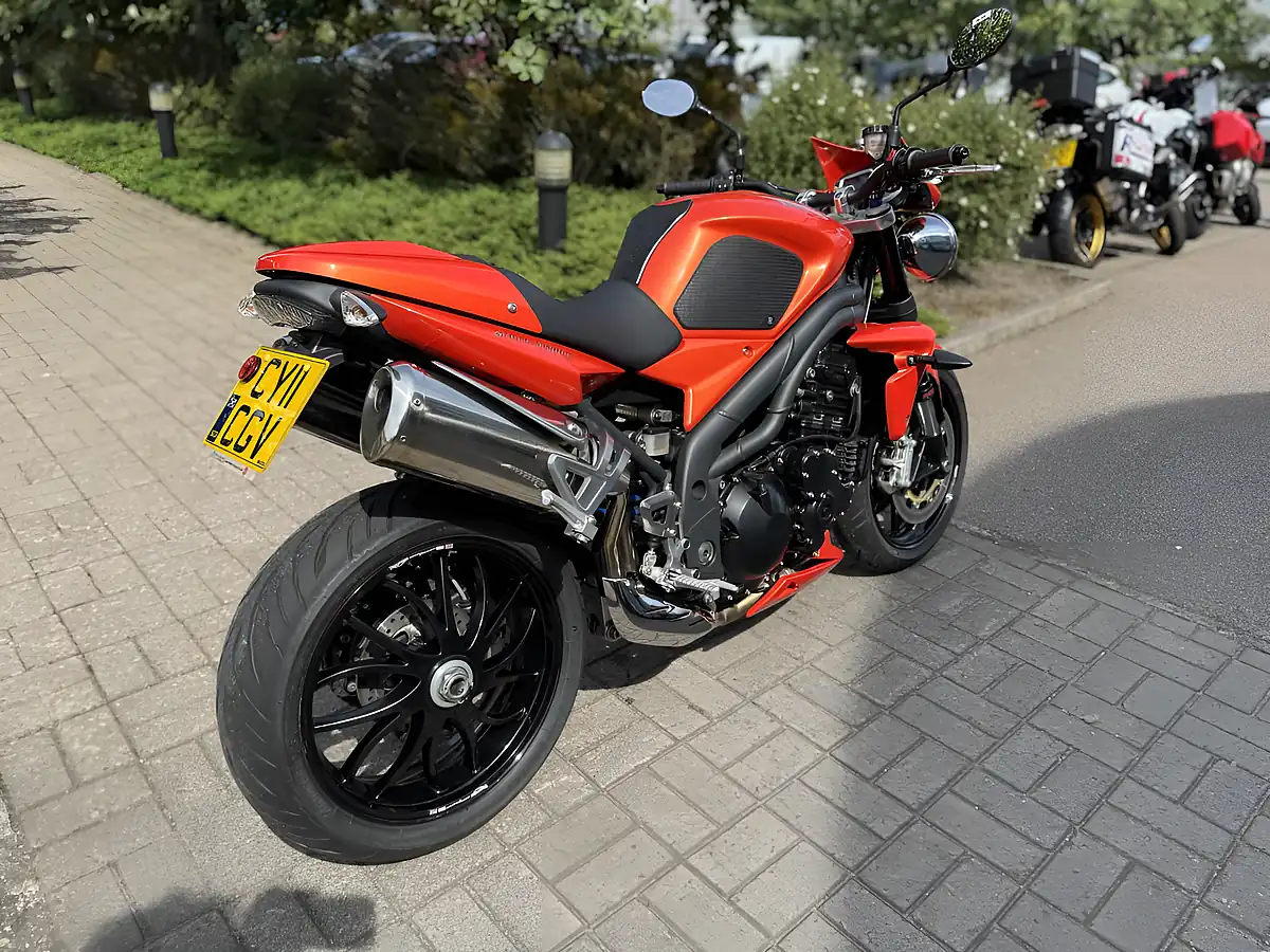 Used 2011 Triumph Speed Triple 1050 Orange - Interior and Exterior details 10