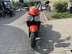 Used 2011 Triumph Speed Triple 1050 Orange - Interior and Exterior details 4