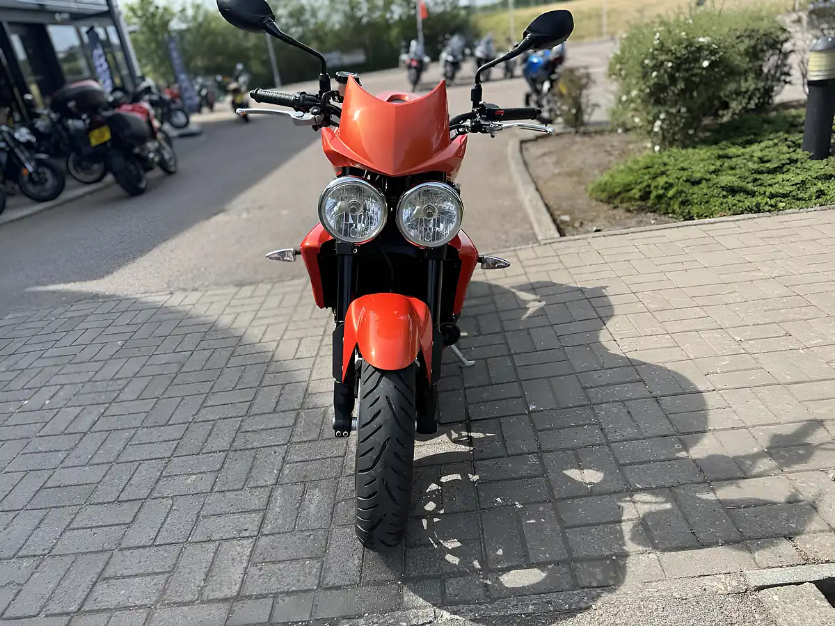 Used 2011 Triumph Speed Triple 1050 Orange - Interior and Exterior details 4