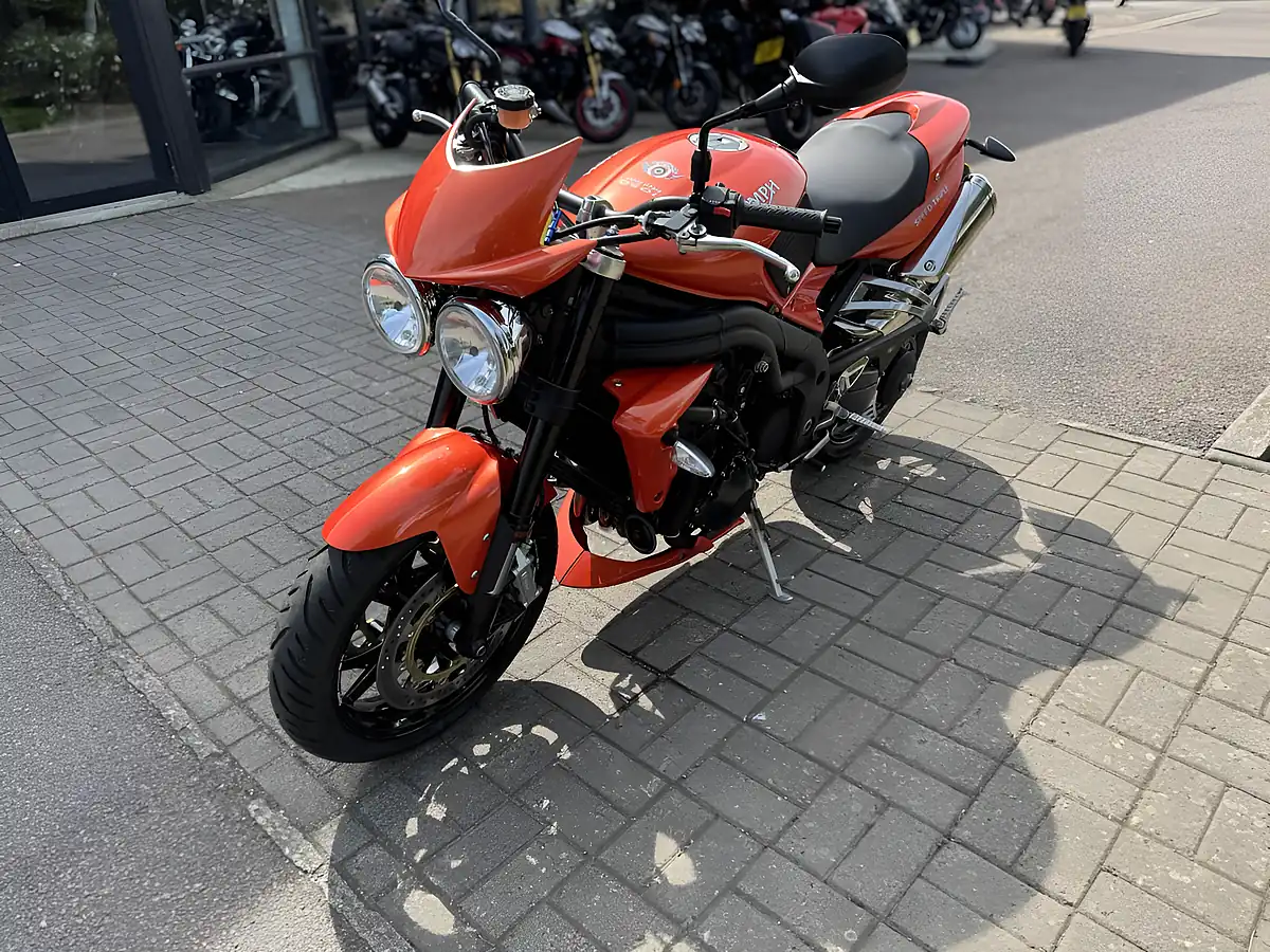 Used 2011 Triumph Speed Triple 1050 Orange - Interior and Exterior details 5