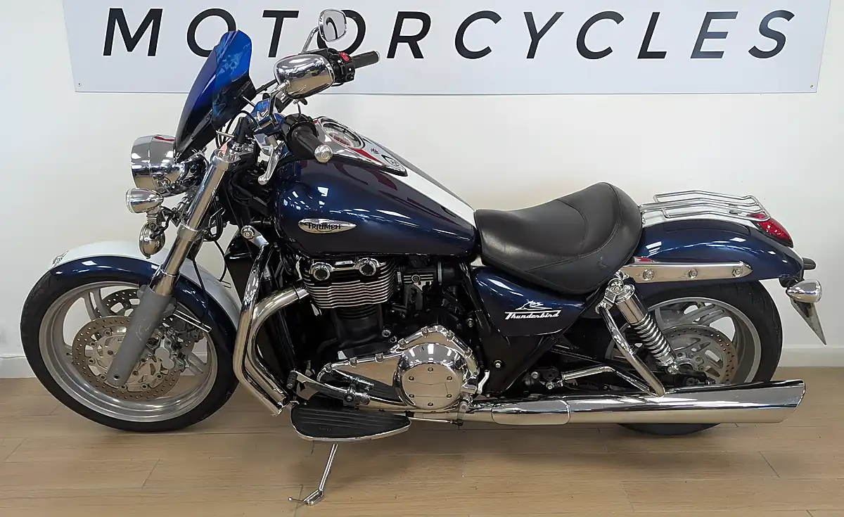 Used 2011 Triumph Thunderbird 1600 Custom Blue - Interior and Exterior details 4
