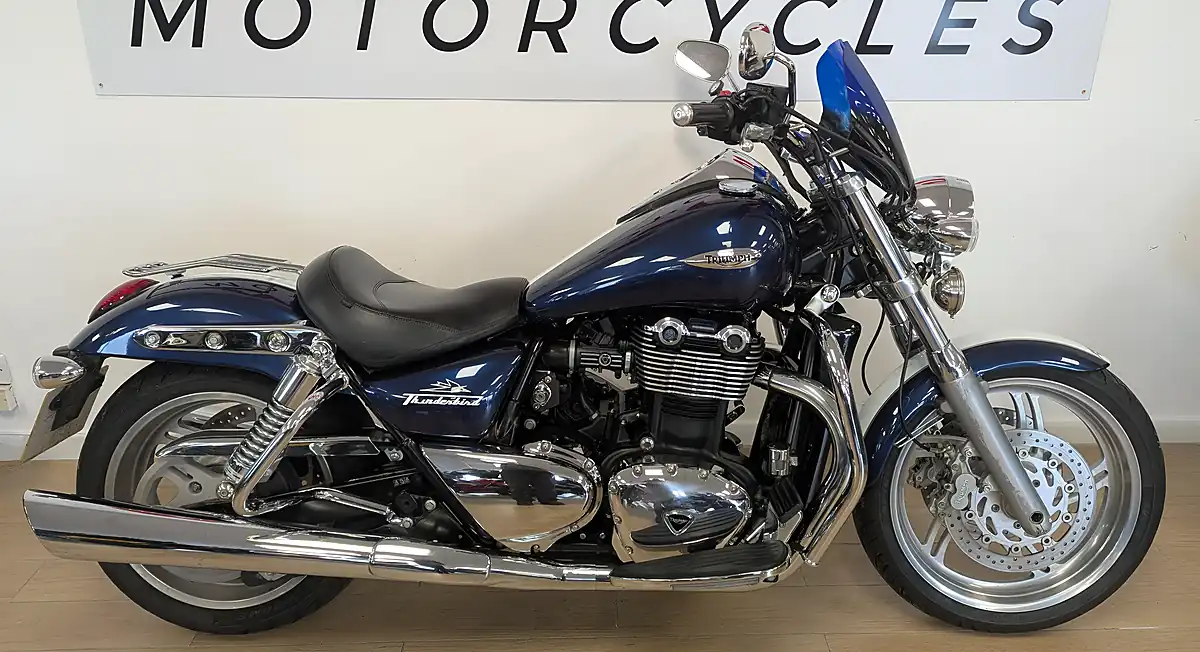 Used 2011 Triumph Thunderbird 1600 Custom Blue - Interior and Exterior details 5
