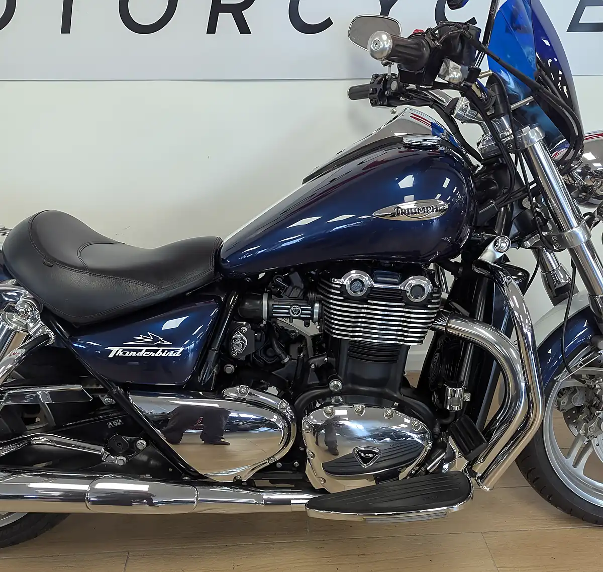 Used 2011 Triumph Thunderbird 1600 Custom Blue - Interior and Exterior details 6