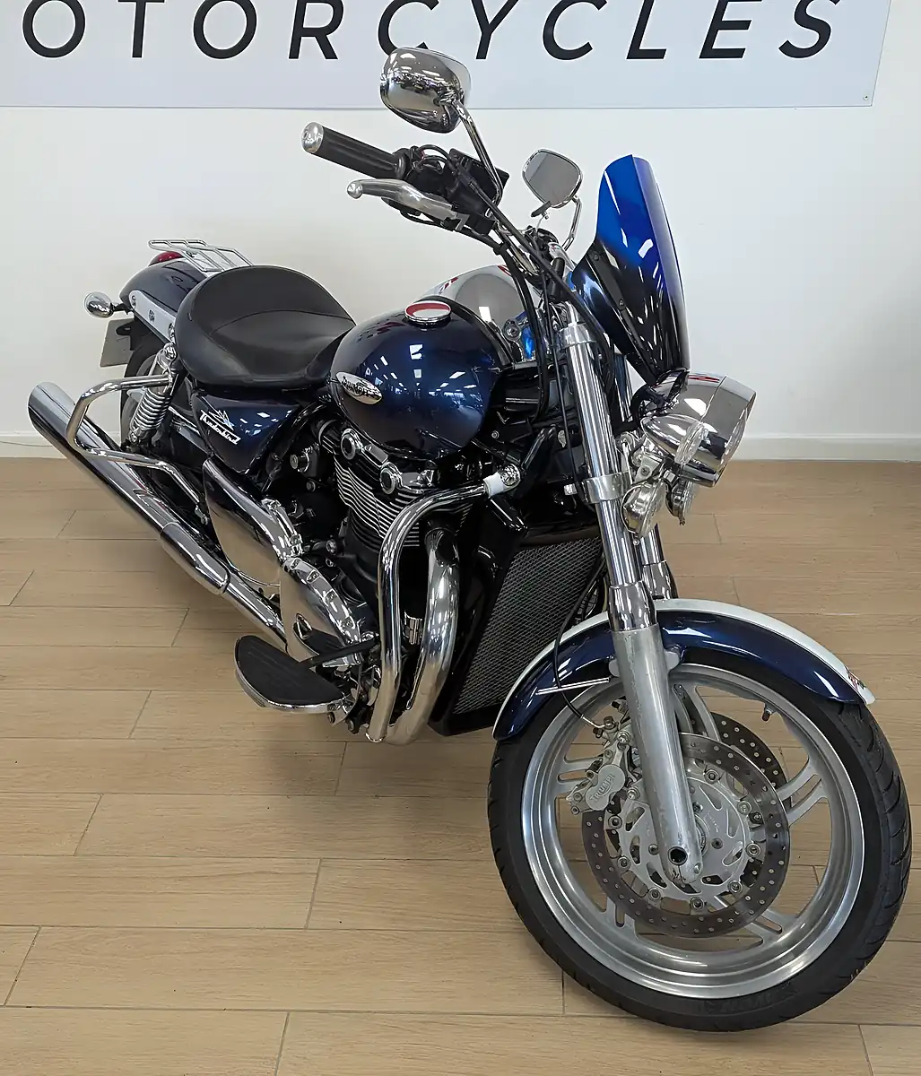 Used 2011 Triumph Thunderbird 1600 Custom Blue - Interior and Exterior details 8