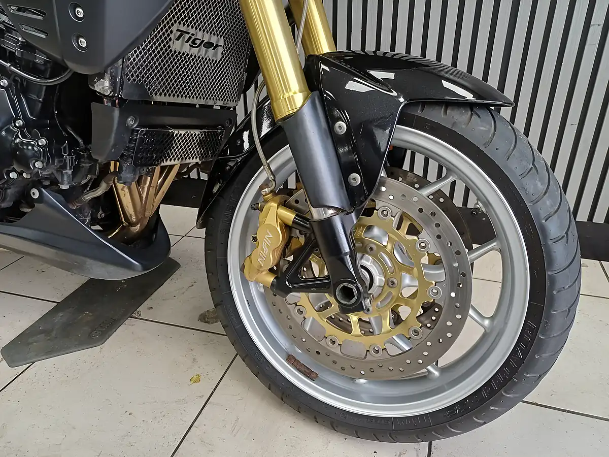 Used 2011 Triumph Tiger 1050 Black - Interior and Exterior details 18